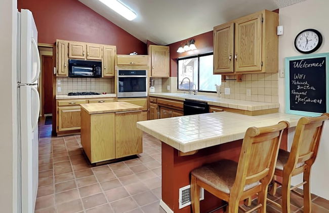 Quiet Mountain Hideaway - Photo 31