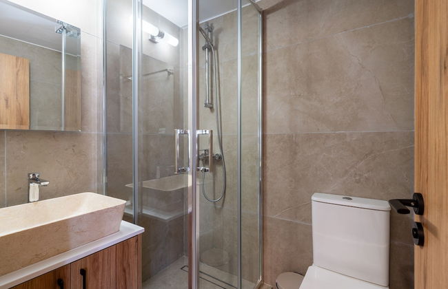 Stone Court Boutique Studios - Photo 16