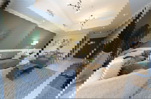 Foto 76 - Luxe Apartments near Dubai Mall, Burj Khalifa - Pool, Gym, & Parking by Sojo Stay